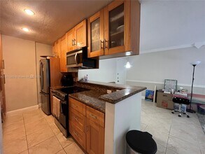 7256 SW 94th Pl in Miami, FL - Building Photo - Building Photo