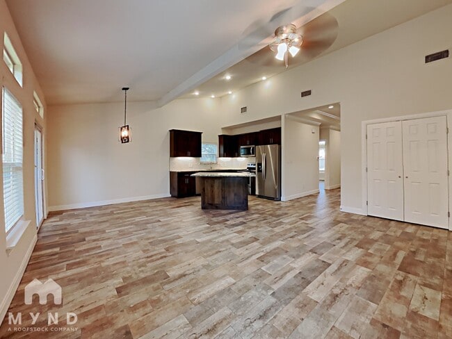 21503 Pershing Ave in Lago Vista, TX - Building Photo - Building Photo