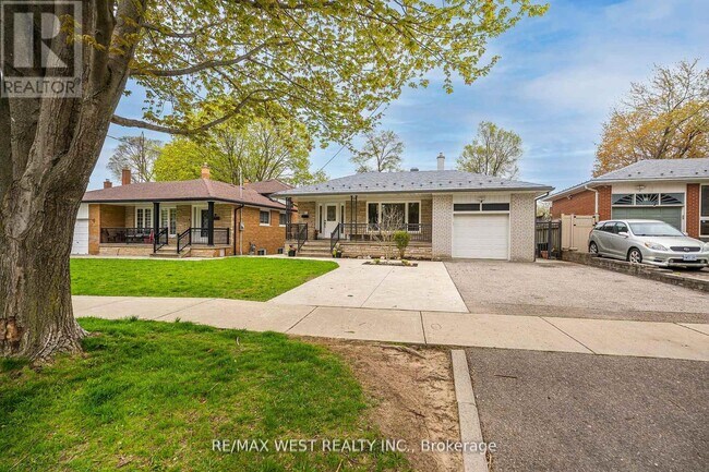 property at 17 Forest Path Ct