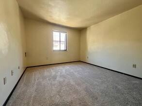 605 Kellywood Manor in New Kensington, PA - Building Photo - Building Photo