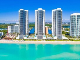 15901 Collins Ave, Unit 2305 in Sunny Isles Beach, FL - Building Photo