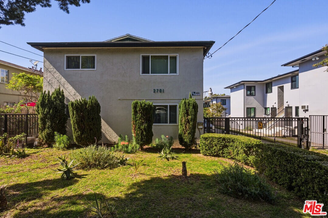 2701 Kansas Ave in Santa Monica, CA - Building Photo