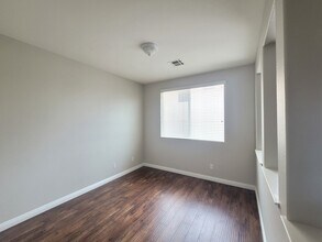 7644 Pioneer Ranch Ave in Las Vegas, NV - Building Photo - Building Photo