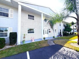 7050 Nantucket Cir in North Fort Myers, FL - Building Photo