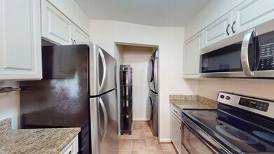 10823 Hampton Mill Terrace in North Bethesda, MD - Building Photo - Building Photo