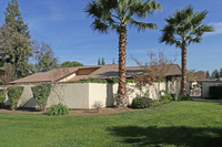 Corona Tierra in Fresno, CA - Foto de edificio - Building Photo