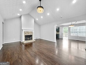 105 Aprils Way in Union City, GA - Building Photo - Building Photo