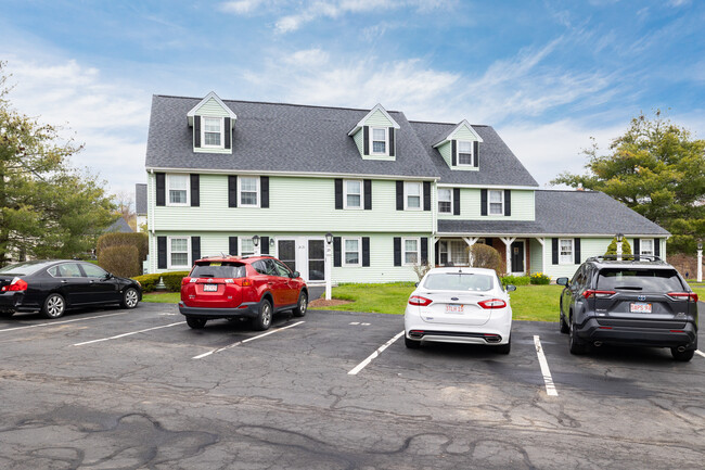 Stonecleave Village in Methuen, MA - Foto de edificio - Building Photo