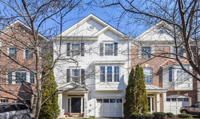 property at 21682 Kings Crossing Terrace