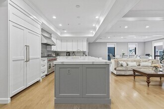 377 W First St in Boston, MA - Building Photo - Building Photo