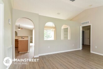 7320 Landmark Dr in Spring Hill, FL - Building Photo - Building Photo