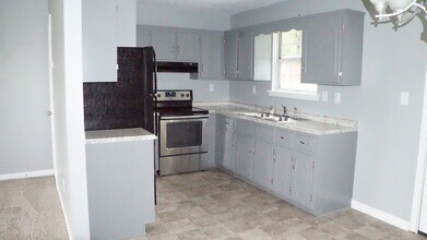 132 New Gritton Ave in Oak Grove, KY - Building Photo - Building Photo