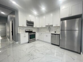 95 W 54th St-Unit -2nd in Bayonne, NJ - Building Photo - Building Photo