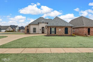 201 Roanoke Cir in Benton, LA - Building Photo