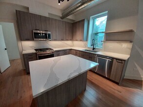 5000 S Woodlawn Ave in Chicago, IL - Building Photo - Building Photo