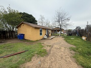 307 Cooley Dr in Bakersfield, CA - Building Photo - Building Photo