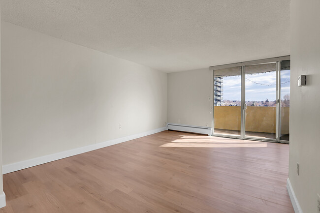 740 N Pearl St, Unit 605 in Denver, CO - Foto de edificio - Building Photo