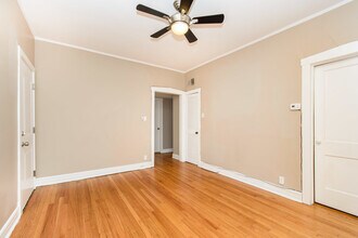 1154 W Barry Ave in Chicago, IL - Building Photo - Building Photo