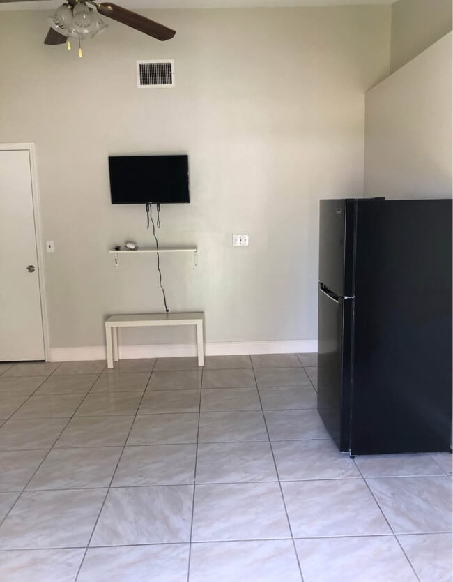 property at 2518 Quail Run Blvd N