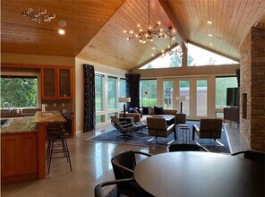 17 W Augusta Ct in Rogers, AR - Building Photo - Building Photo