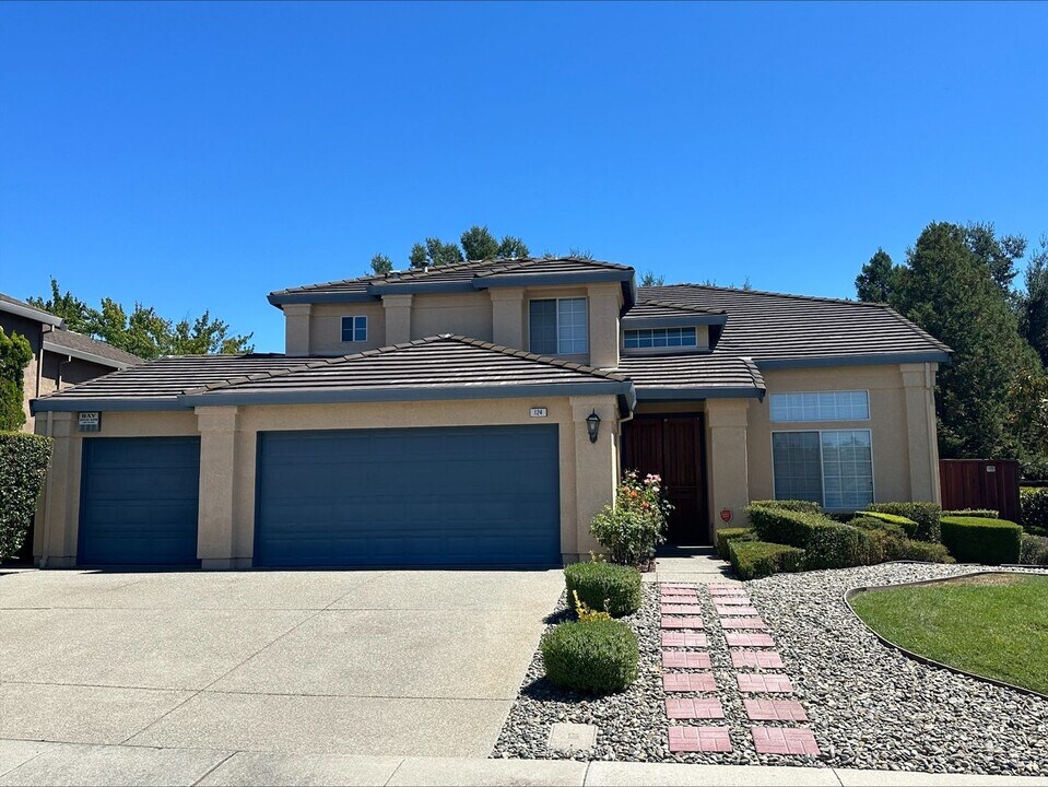 124 Woodland Valley Dr in San Ramon, CA - Building Photo