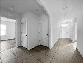 8204 Bilston Village Ln in Gibsonton, FL - Building Photo - Building Photo