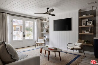 204 Pearl Ave in Newport Beach, CA - Building Photo - Building Photo