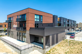 Broad + Main on 7th in Marion, IA - Foto de edificio - Building Photo