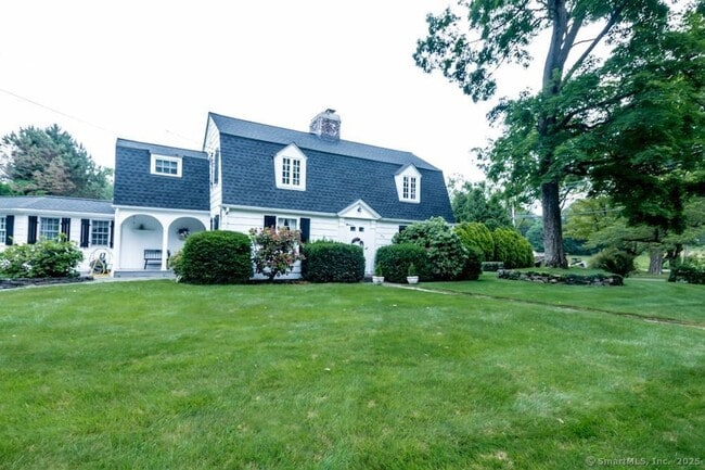 453 Chestnut Hill Rd in Glastonbury, CT - Building Photo - Building Photo