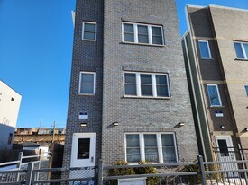 4051 S Prairie Ave, Unit 1 in Chicago, IL - Building Photo