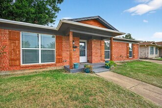 112 S Wood Ave in Denison, TX - Building Photo - Building Photo