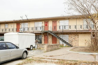 Winfree Apartments in Houston, TX - Foto de edificio - Building Photo