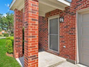 235 Yale Blvd in Glenn Heights, TX - Building Photo - Building Photo