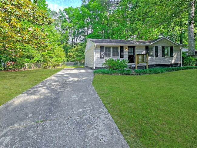 property at 8438 Stonewall Jackson Dr