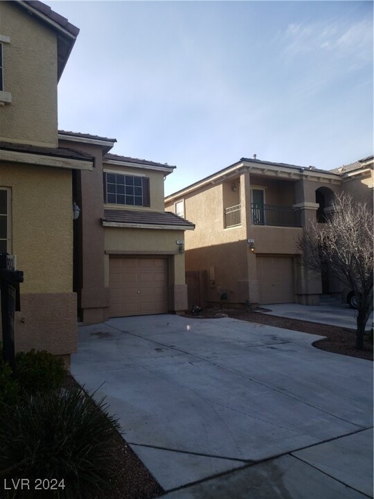 7073 N Seabirds Pl in North Las Vegas, NV - Building Photo