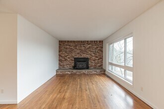 1737 E 5th St in Fayetteville, AR - Building Photo - Building Photo