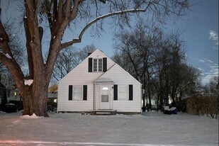 118 N Kellner Rd in Columbus, OH - Building Photo