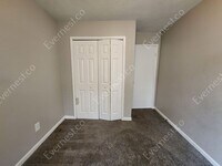 229 W Canterbury Dr photo'