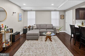 1461 Girard St NW in Washington, DC - Building Photo - Building Photo