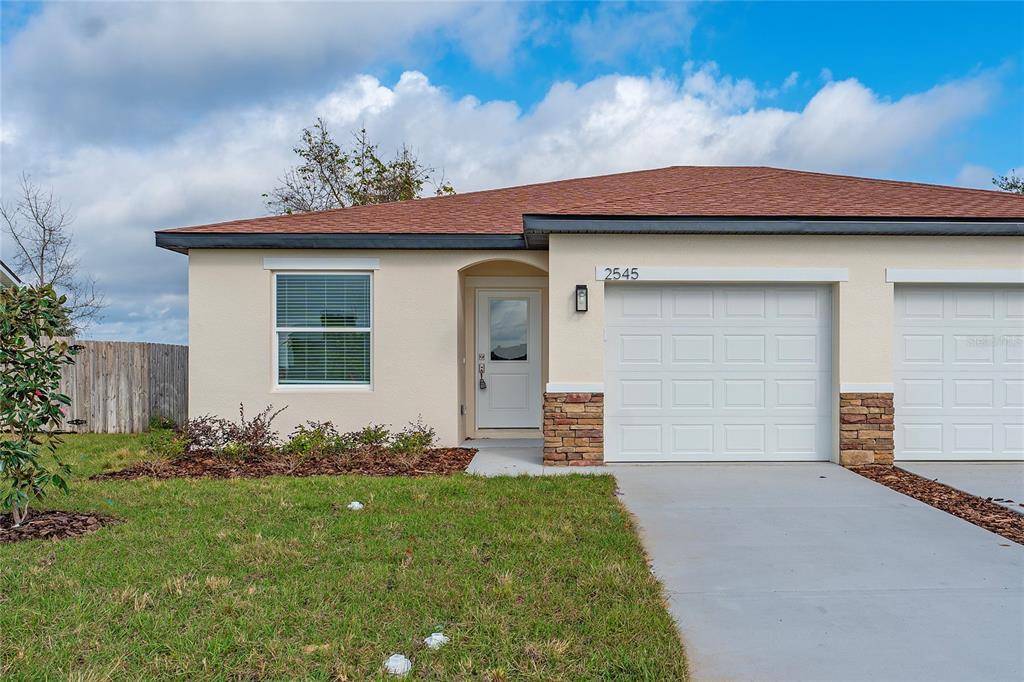 2545 Slim Haywood Ave in Tavares, FL - Building Photo