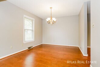 2312 NE 72nd Terrace in Gladstone, MO - Building Photo - Building Photo