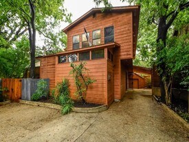 800 Leonard St in Austin, TX - Building Photo