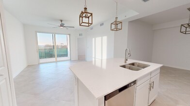 17595 Opal Sand Dr in Venice, FL - Foto de edificio - Building Photo