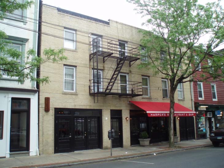 92 Main St in Dobbs Ferry, NY - Building Photo