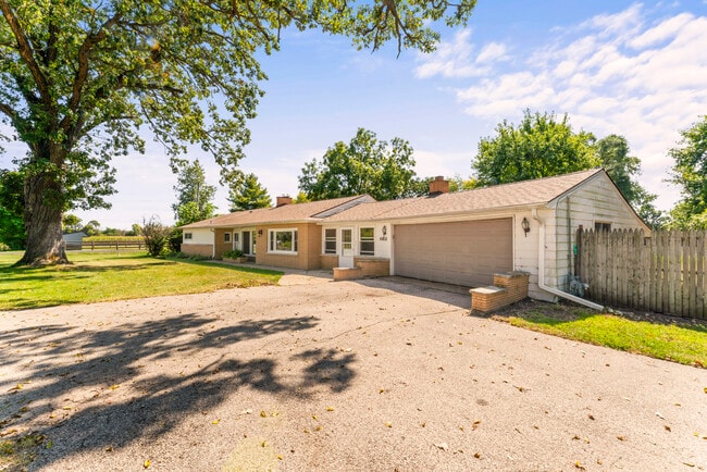 property at 4501 E Kuhn Rd