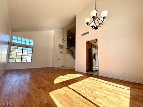 425 Pemberry Cir in Las Vegas, NV - Building Photo - Building Photo