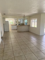 105 SE 44th Terrace in Cape Coral, FL - Building Photo