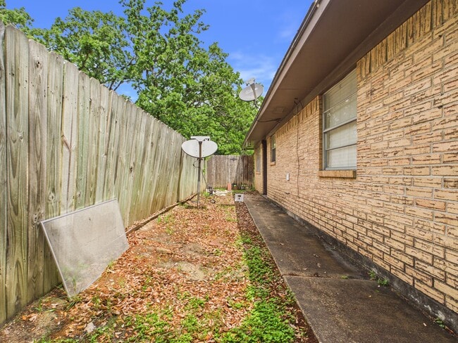 2208 Young Pl in Bryan, TX - Building Photo - Building Photo