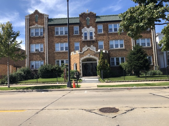 Main Street Apartments in Racine, WI - Foto de edificio - Building Photo