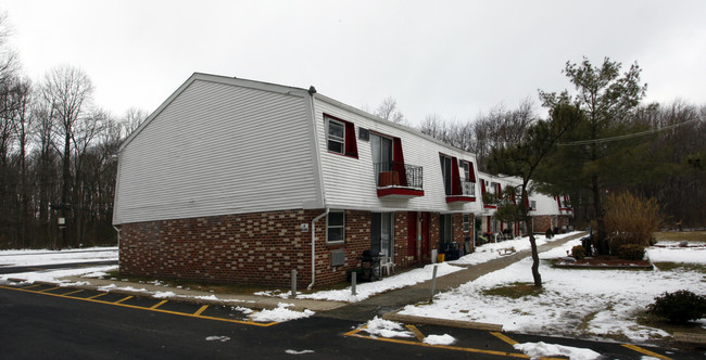 Woodcrest Apartments in Westville, NJ - Building Photo - Building Photo